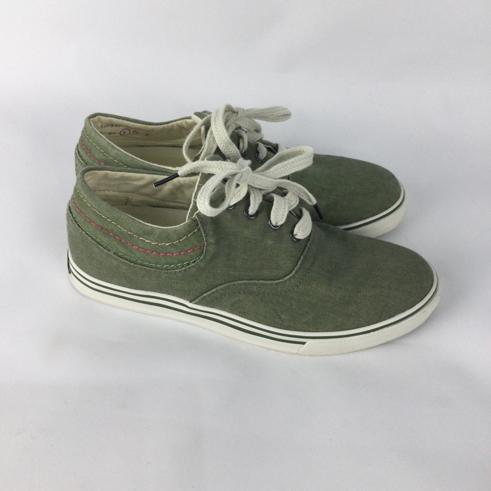 L.L. Bean Green Sunwashed Canvas Sneakers womens size‎ 7